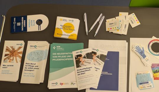 Informationsmaterial zum Thema Pflegeberufspolitik