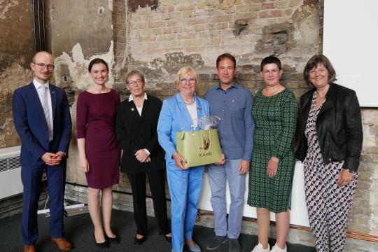 Die anwesenden Vorstandsmitglieder verabschiedeten ihre Präsidentin (v.l.): Johannes Wünscher, Elizabeth Tollenaere, Andrea Kiefer, Christel Bienstein, Stefan Werner, Katrin Havers und Sabine Berninger.